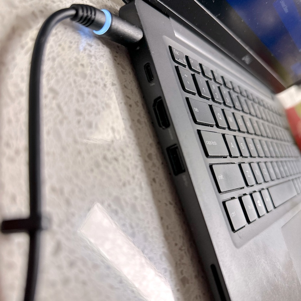 Laptop Dell CORE i5 vPro 8th Generation Latitude 7400/ Black / Non Touch Screen